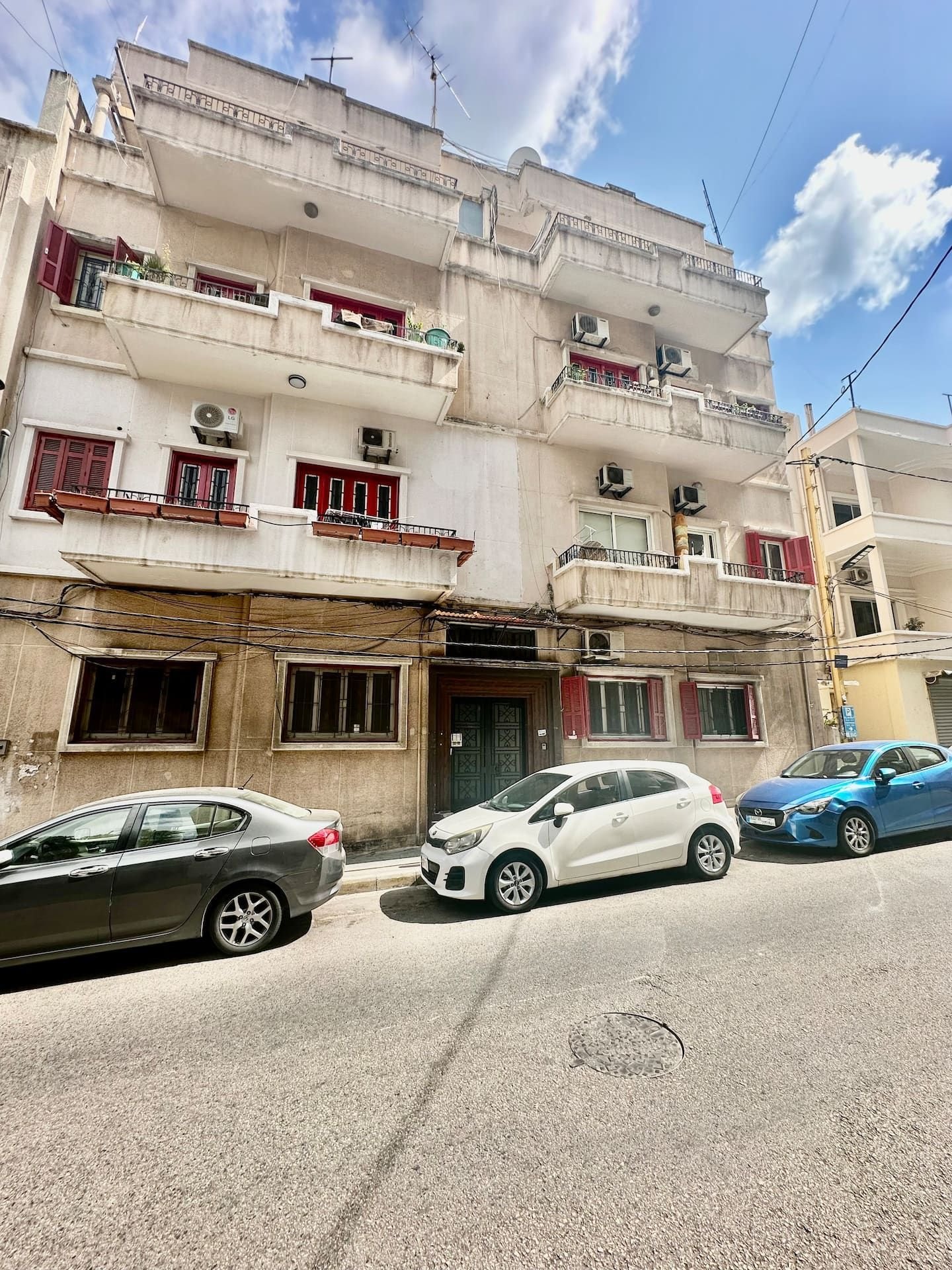 Heritage building in Geitawi, Spacious 1-Bedroom in Geitawi, Achrafieh