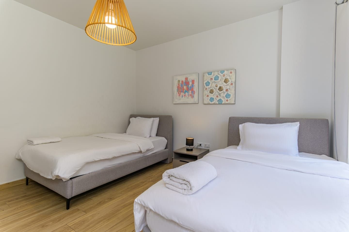 Twin bedroom, Badaro 2-Bedroom with Two Balconies