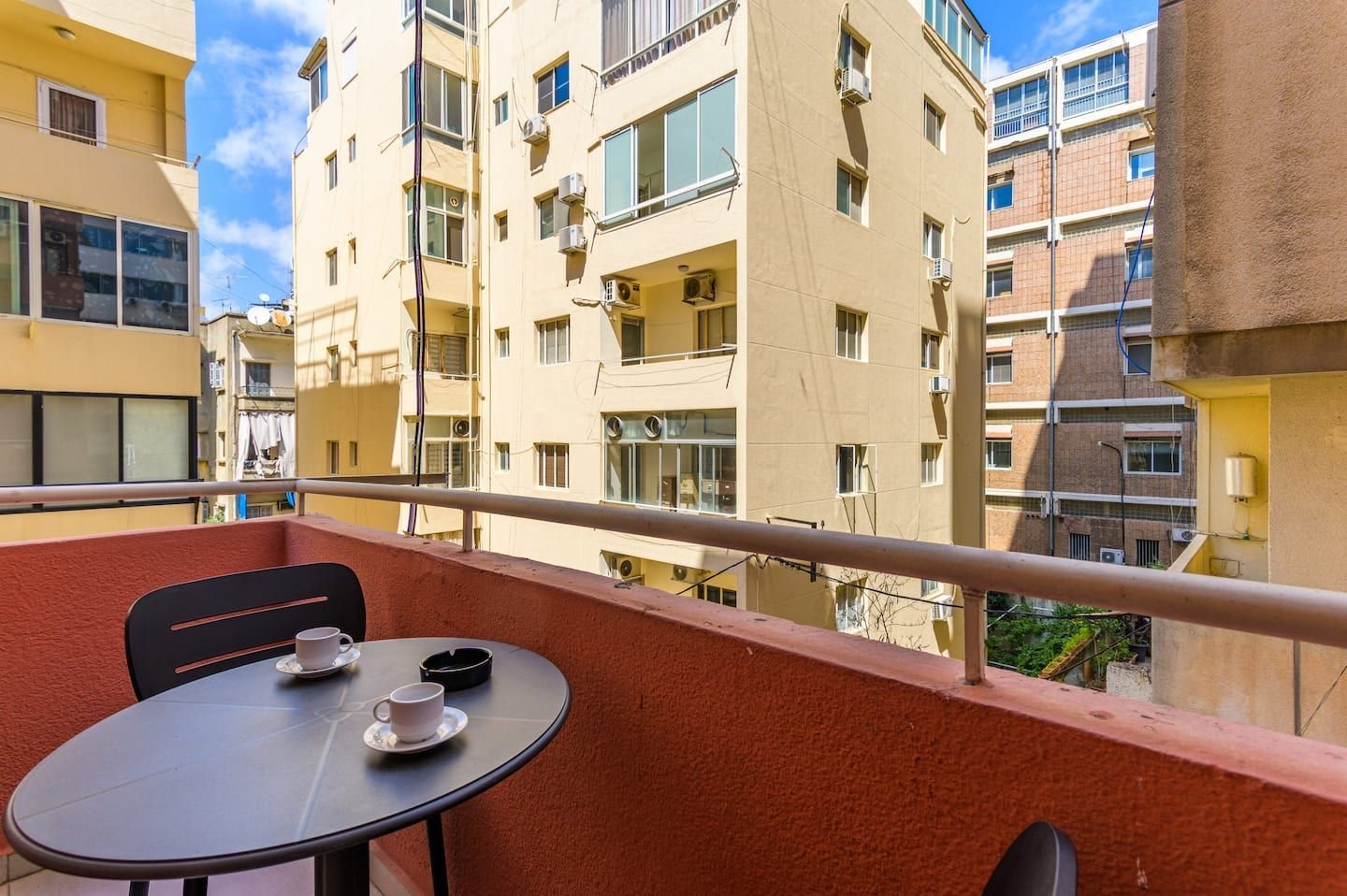 Balcony with bistro table, Badaro 2-Bedroom with 2 Queen Beds