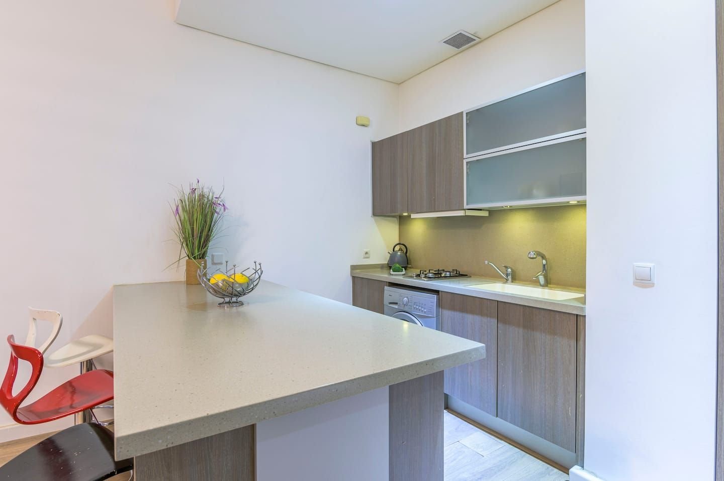 Kitchen island, Comfy 1-Bedroom with Indoor Pool & Gym
