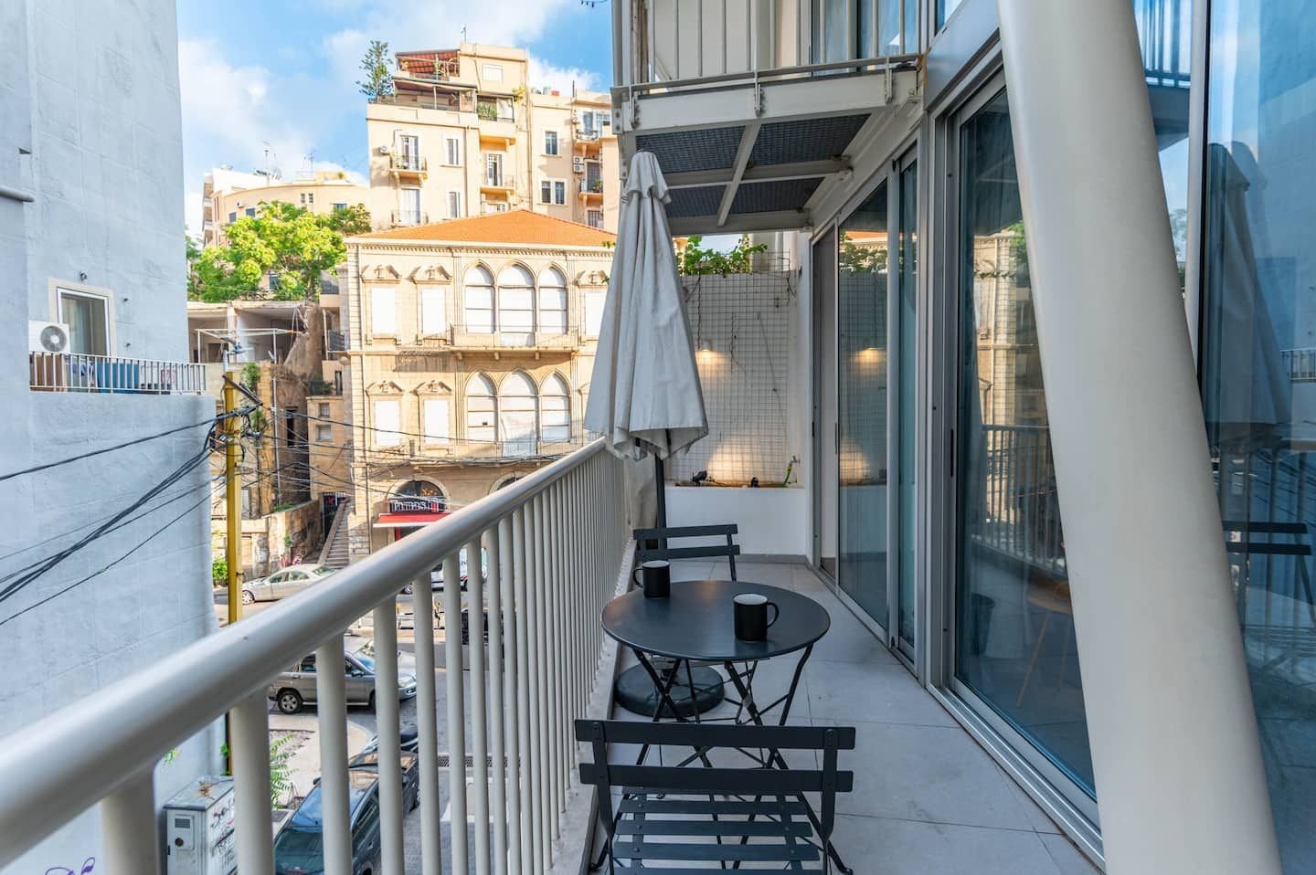 The flying balcony, Retro Loft with Flying Balcony in Gemmayzeh