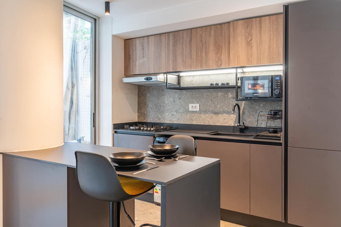 Kitchen with breakfast bar, Retro Loft with Flying Balcony in Gemmayzeh