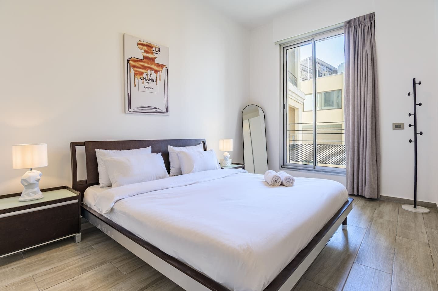 Bedroom with king bed, Saifi 1-Bedroom with King Bed, Pool & Gym